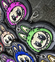 Cargar imagen en el visor de la galería, Labubu Design Master Keychain
