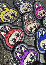 Cargar imagen en el visor de la galería, Labubu Design Master Keychain
