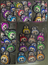Cargar imagen en el visor de la galería, Labubu Design Master Keychain
