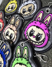 Cargar imagen en el visor de la galería, Labubu Design Master Keychain
