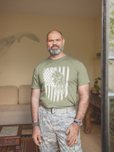 Cargar imagen en el visor de la galería, American War Veteran T-Shirt - Premium TShirts &amp; More
